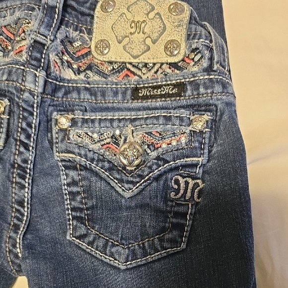Girls Miss Me Jeans - Picture 3 of 4